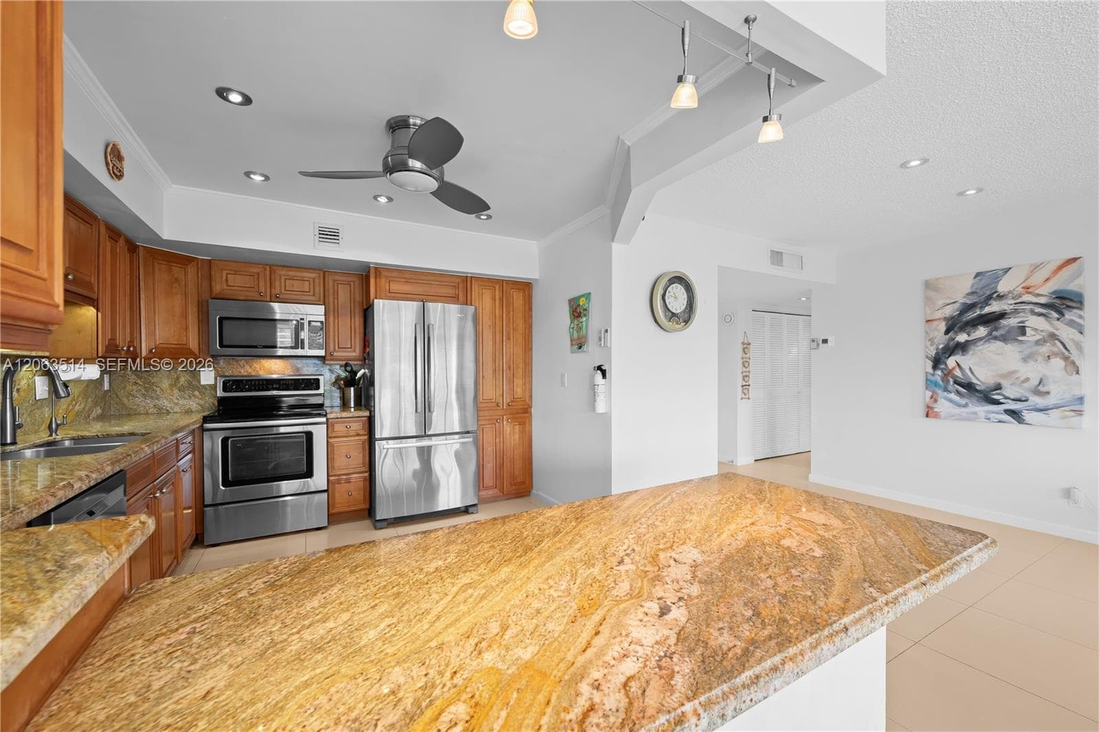 400 Diplomat Pkwy 704 photo 10