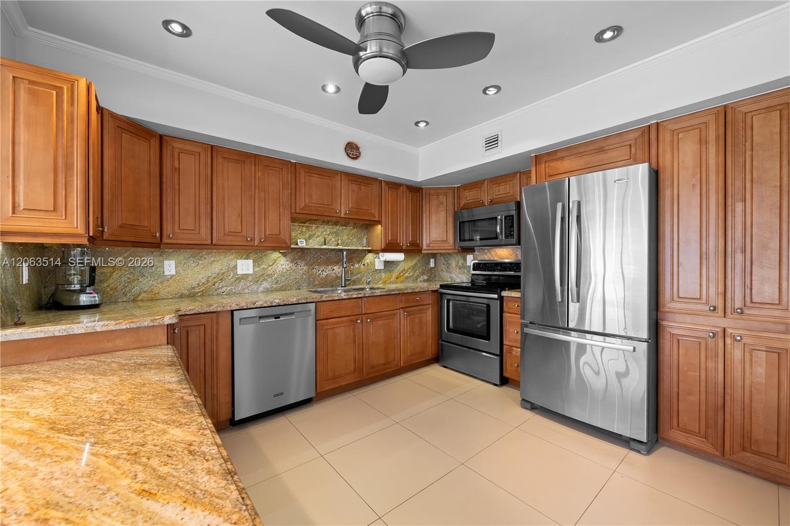 400 Diplomat Pkwy 704 photo 15