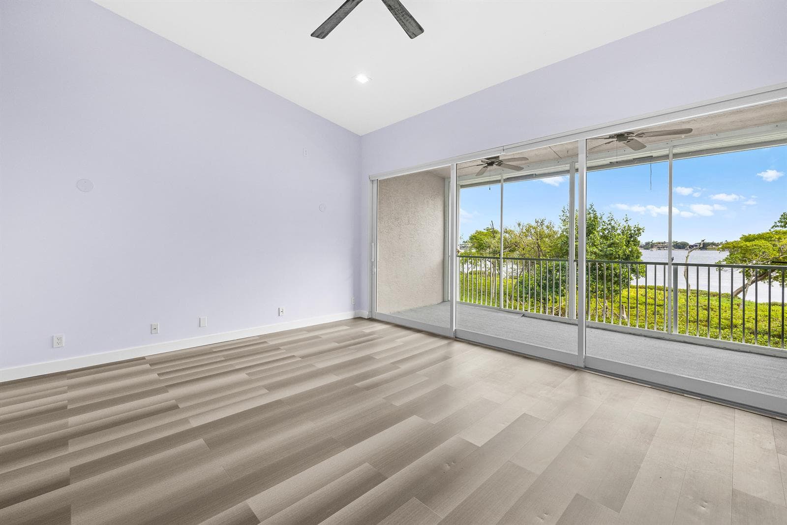 88 N Lakeshore Drive photo 16