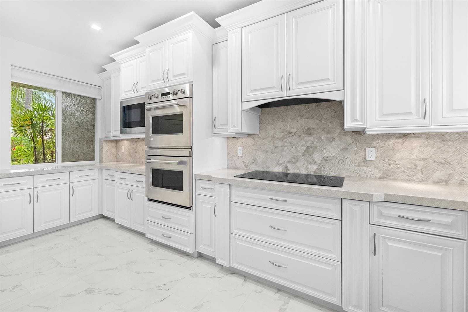 88 N Lakeshore Drive photo 12