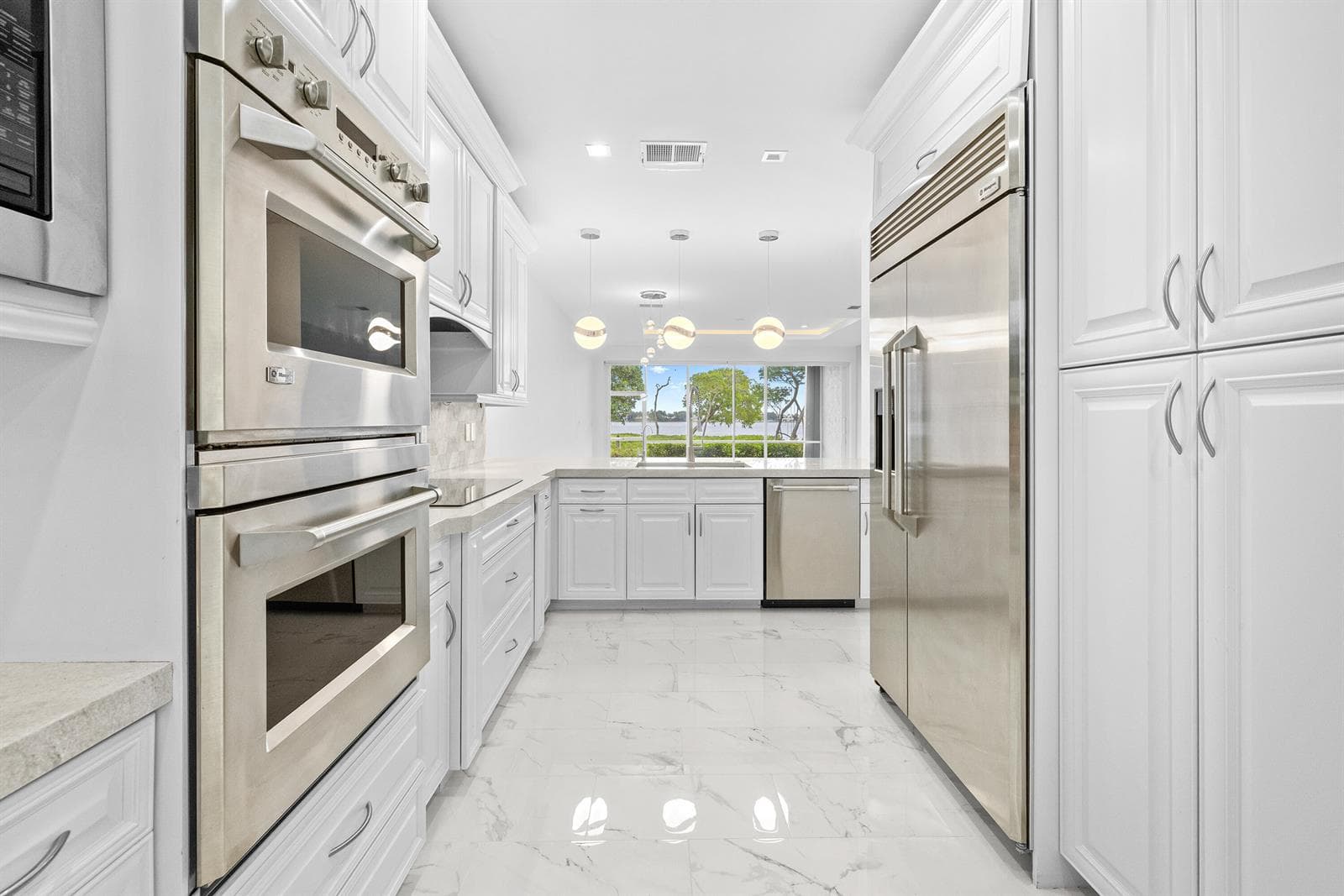 88 N Lakeshore Drive photo 9