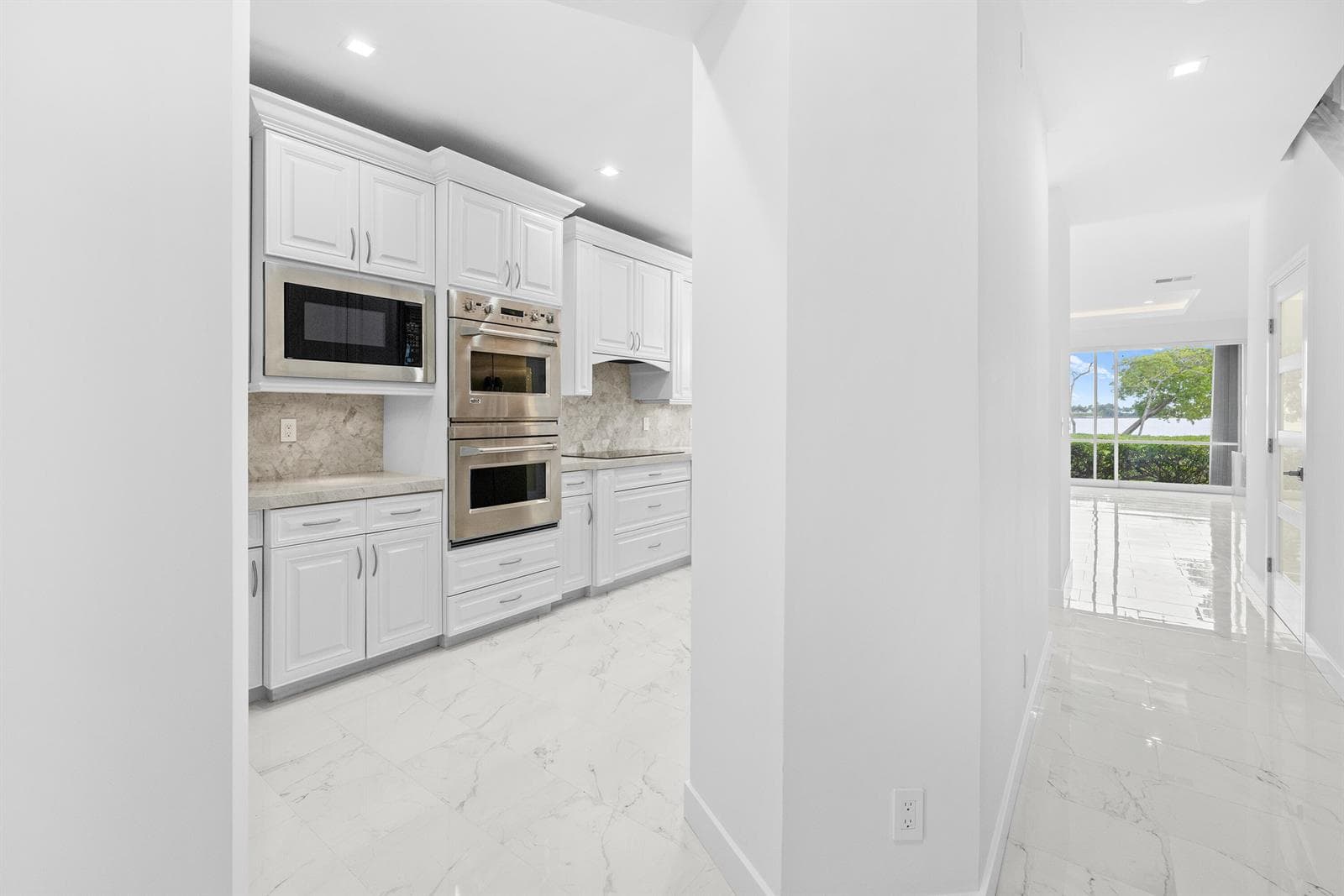 88 N Lakeshore Drive photo 14