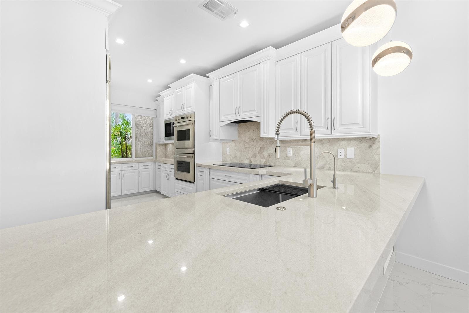 88 N Lakeshore Drive photo 11