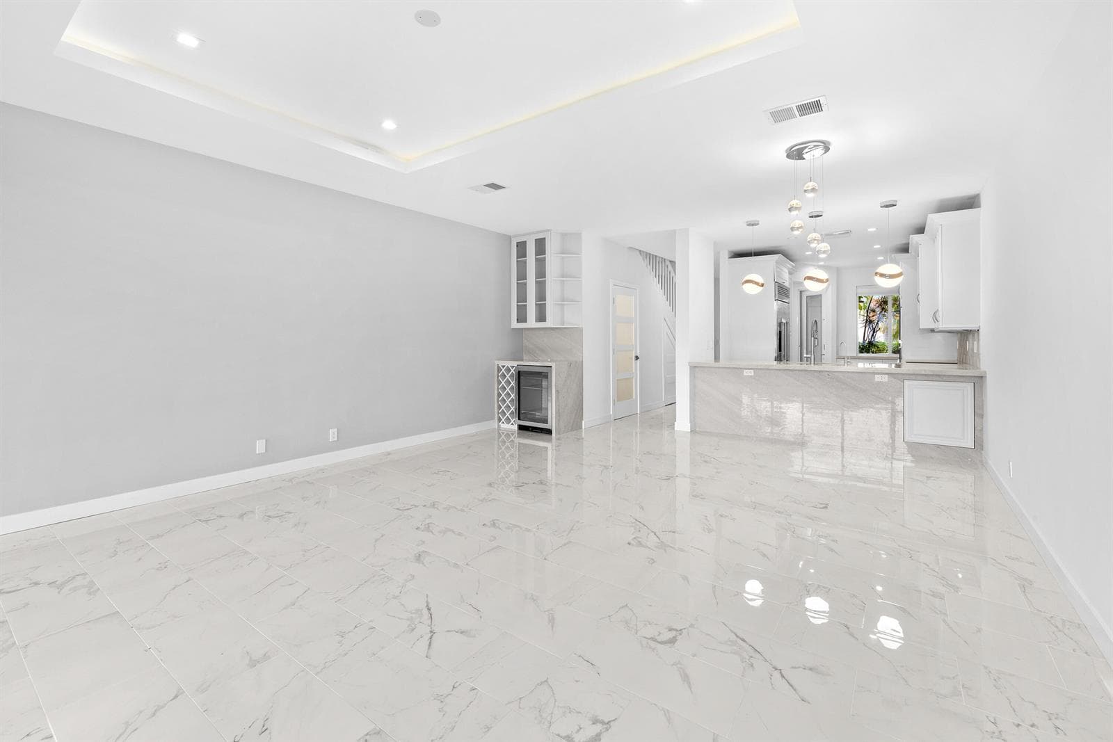 88 N Lakeshore Drive photo 8