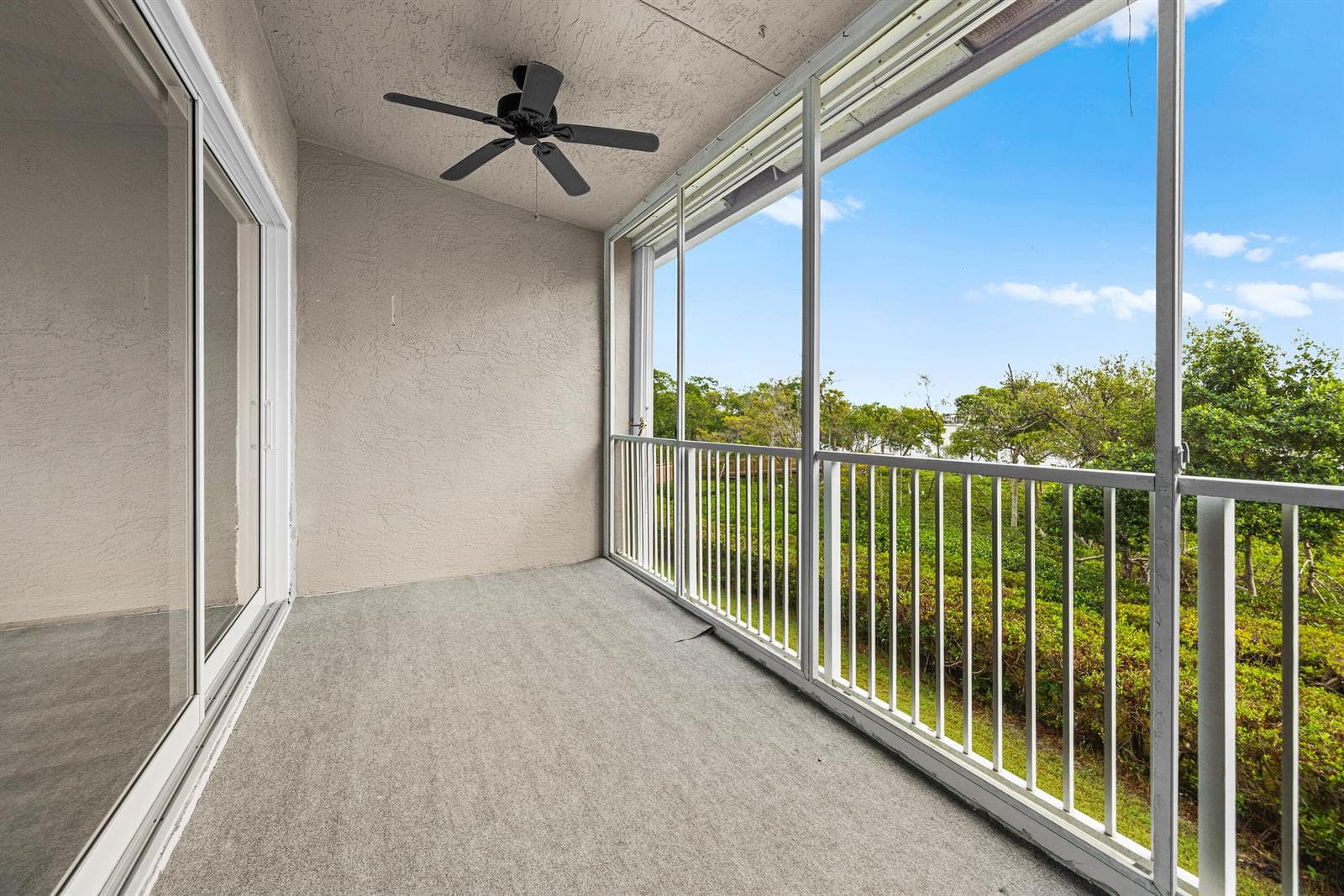 88 N Lakeshore Drive photo 21