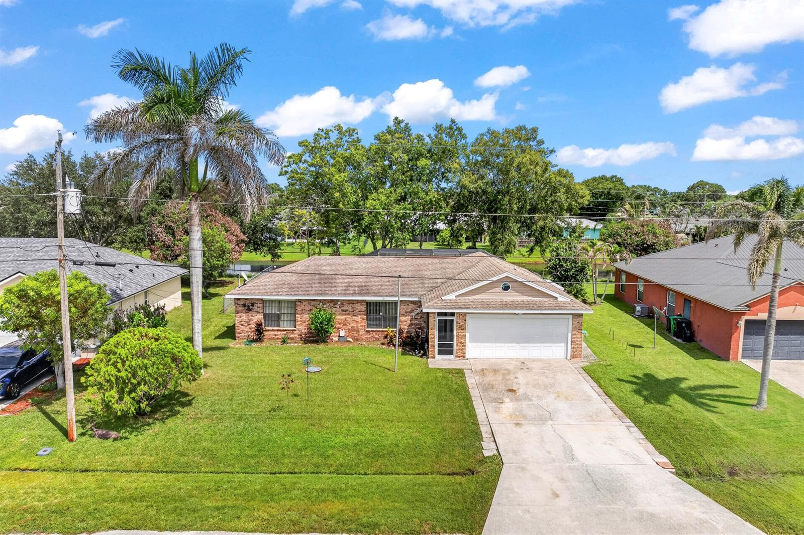 2081 SE SOUTH BUTTONWOOD Drive photo 9