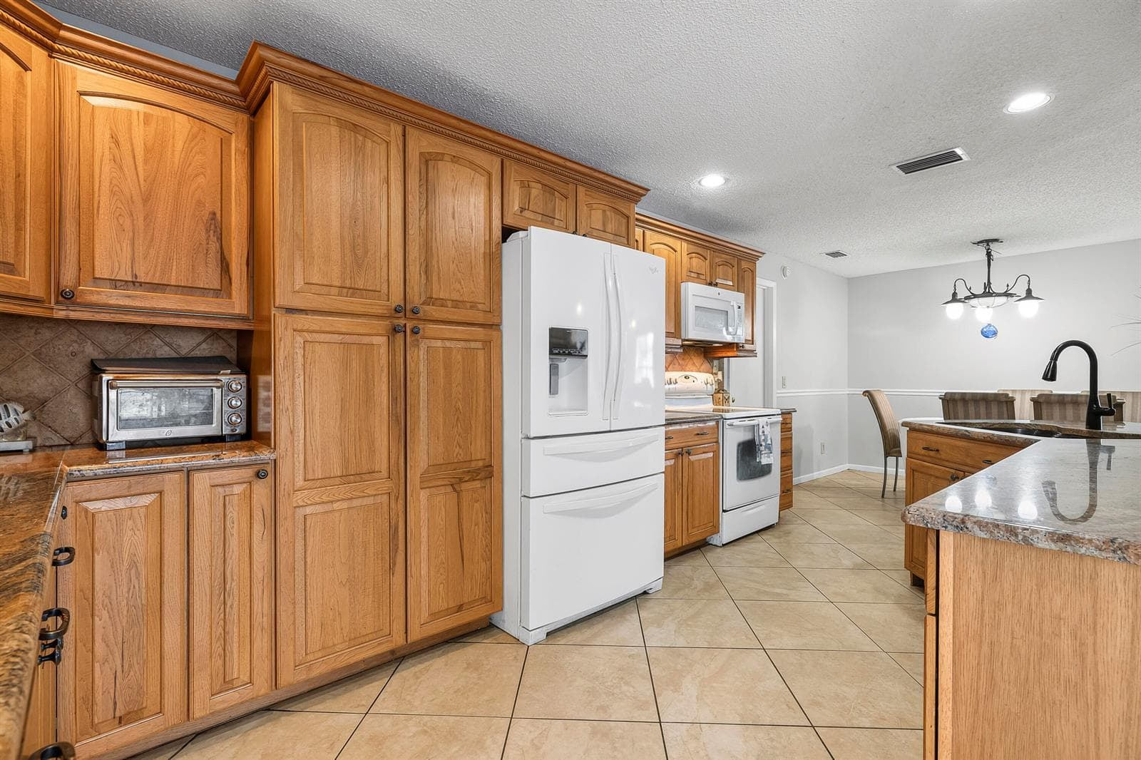 2081 SE SOUTH BUTTONWOOD Drive photo 11