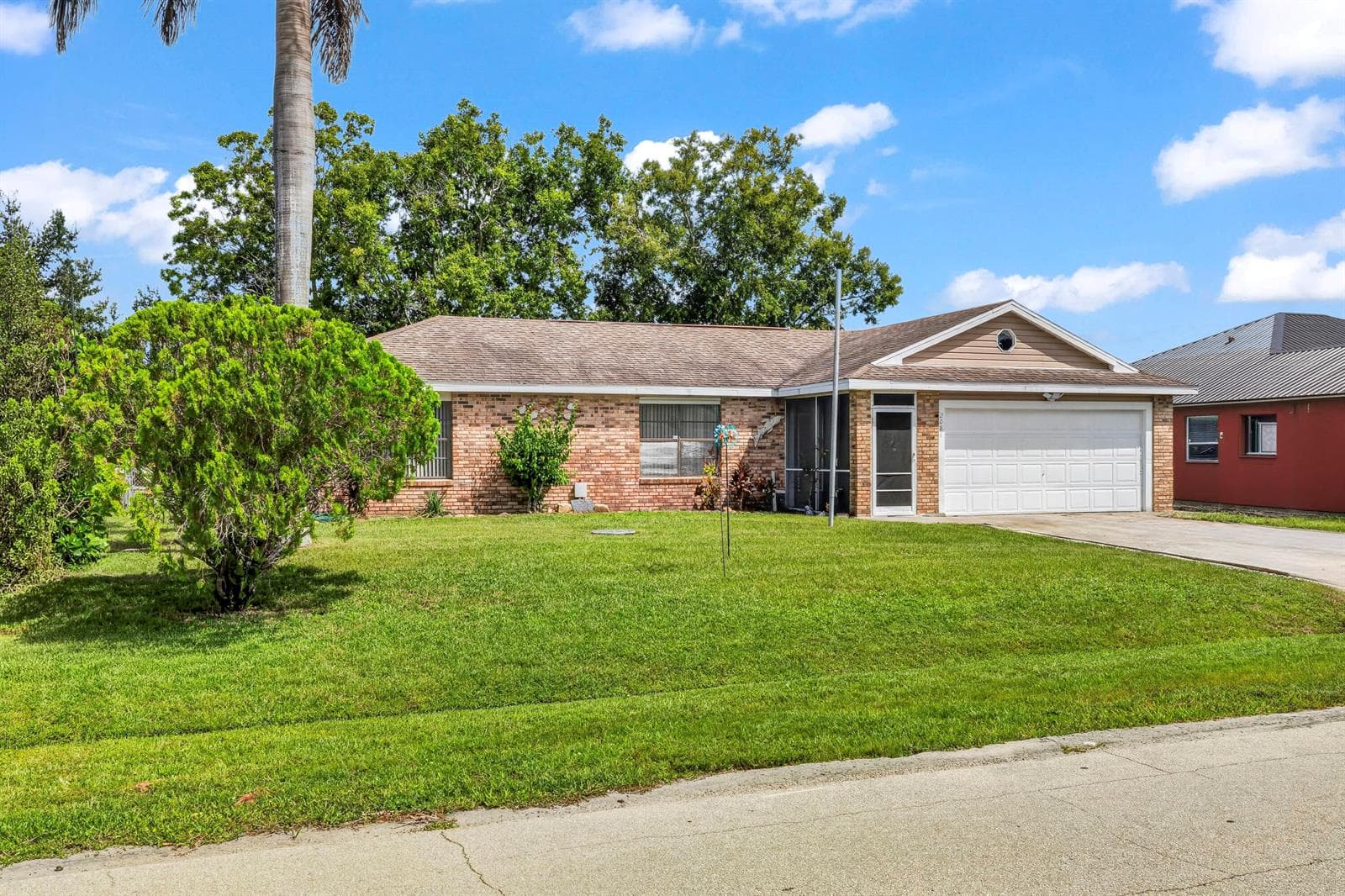 2081 SE SOUTH BUTTONWOOD Drive photo 8