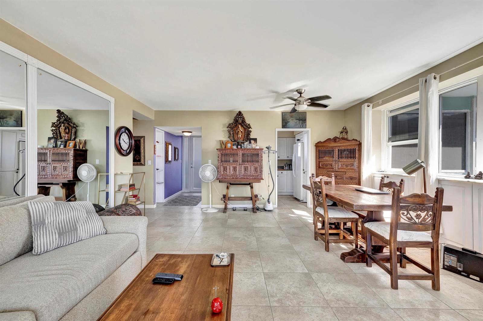 1900 S Ocean Drive 1702 photo 3