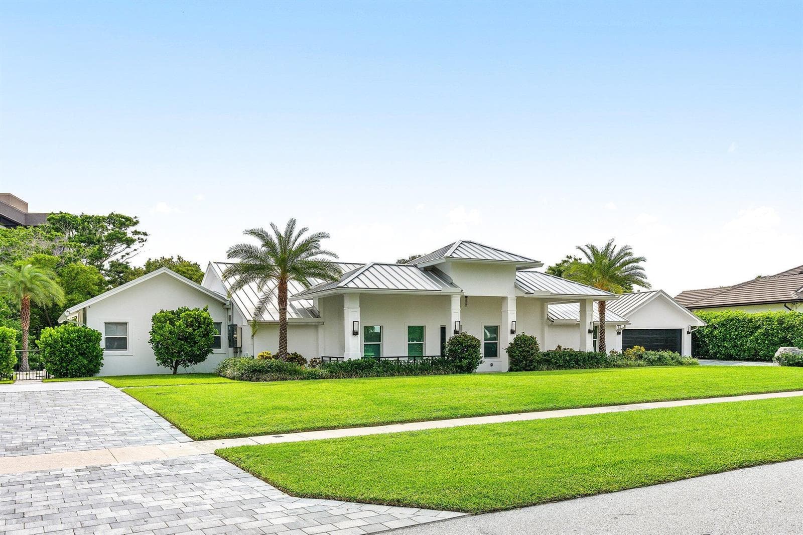 11863 LAKE SHORE Place photo 1