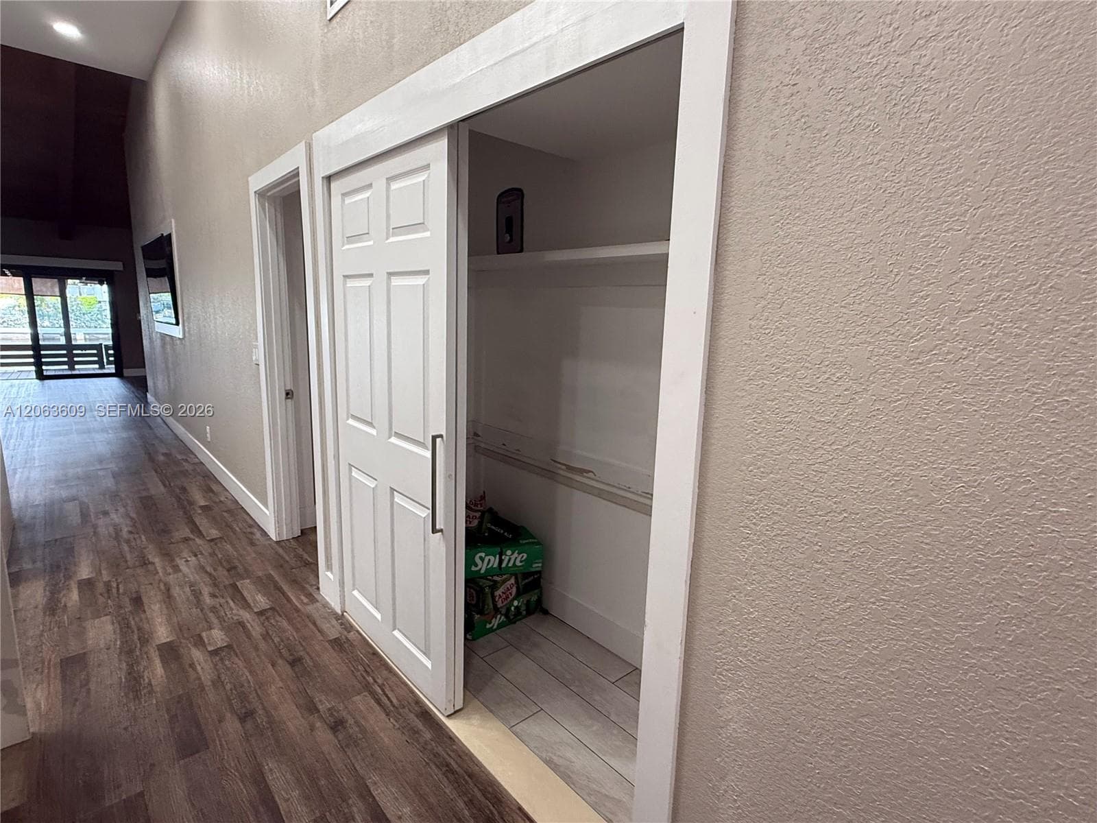 2645 S Parkview Dr 2645 photo 6