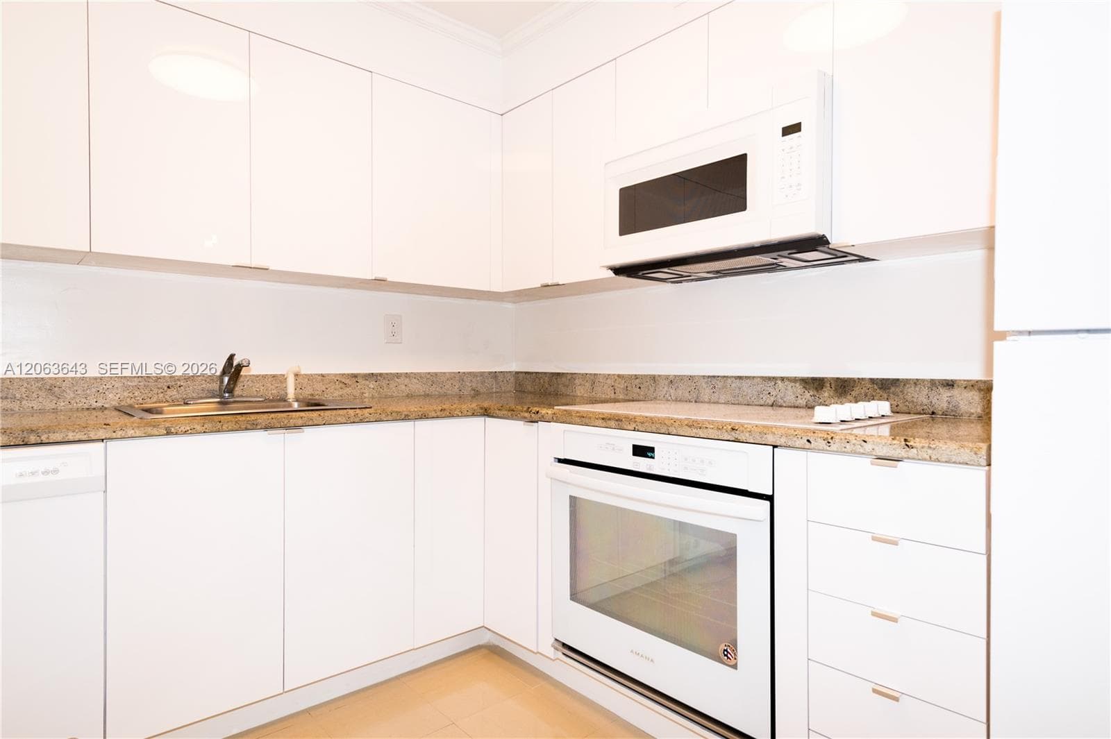 10101 E Bay Harbor Dr 404 photo 6