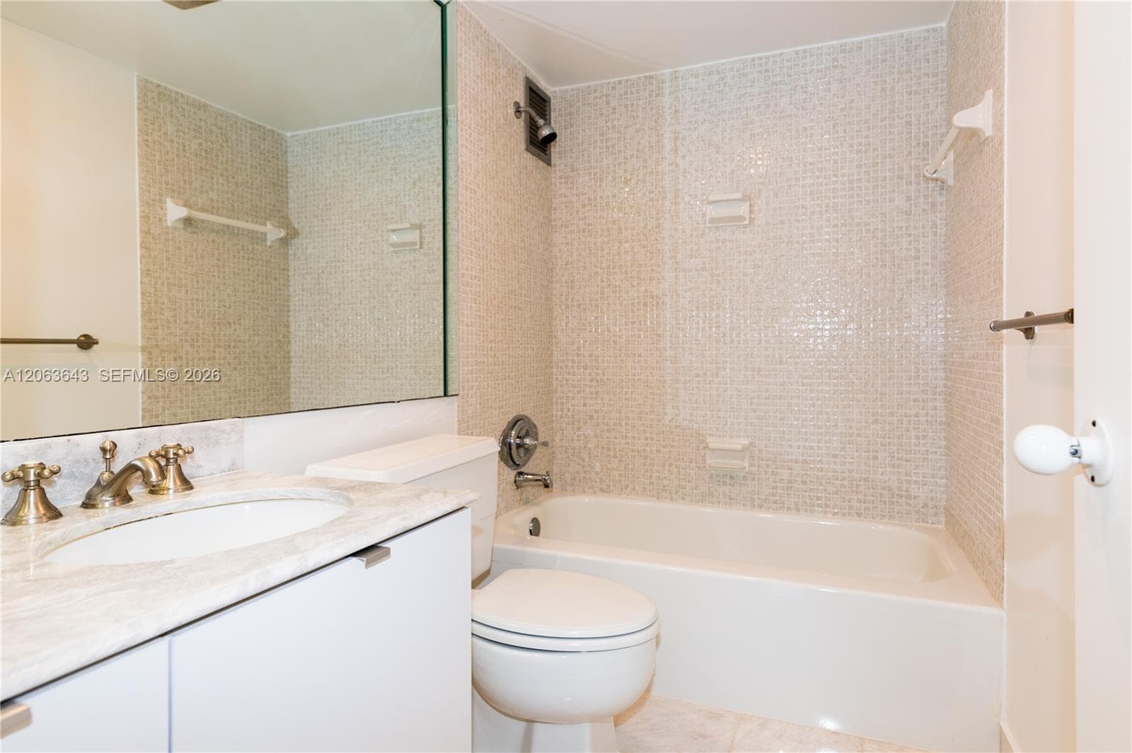 10101 E Bay Harbor Dr 404 photo 17