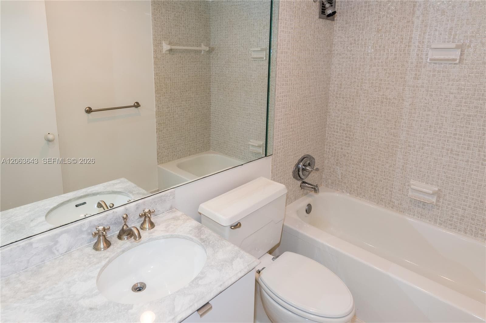 10101 E Bay Harbor Dr 404 photo 16