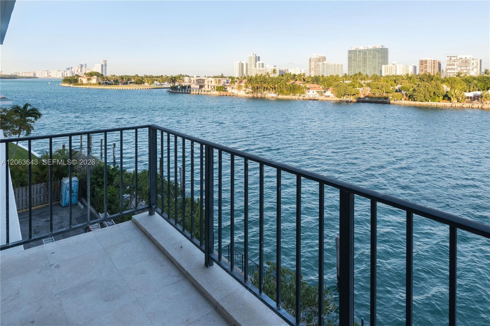 10101 E Bay Harbor Dr 404 photo 3