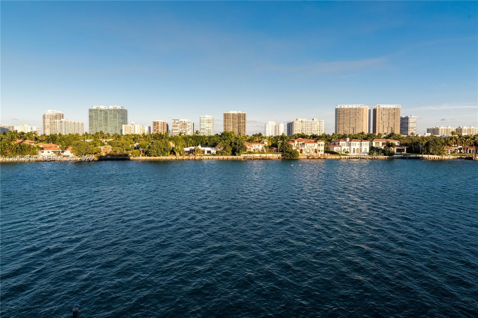 10101 E Bay Harbor Dr 404 photo 1