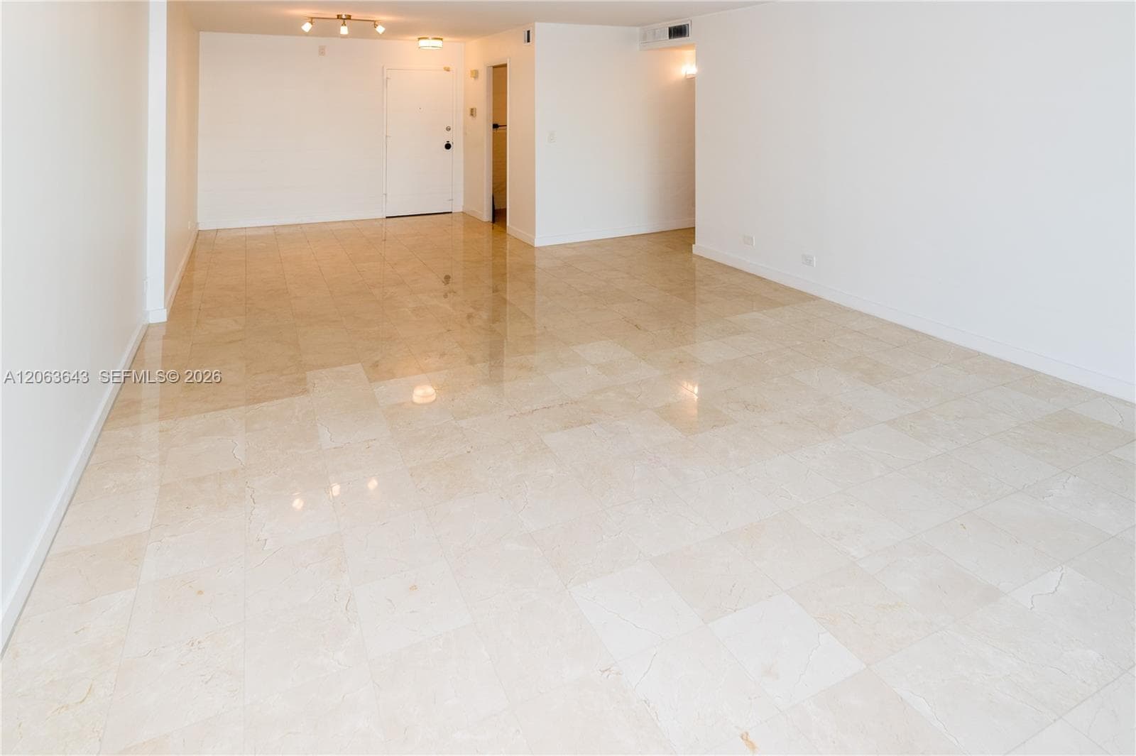 10101 E Bay Harbor Dr 404 photo 10