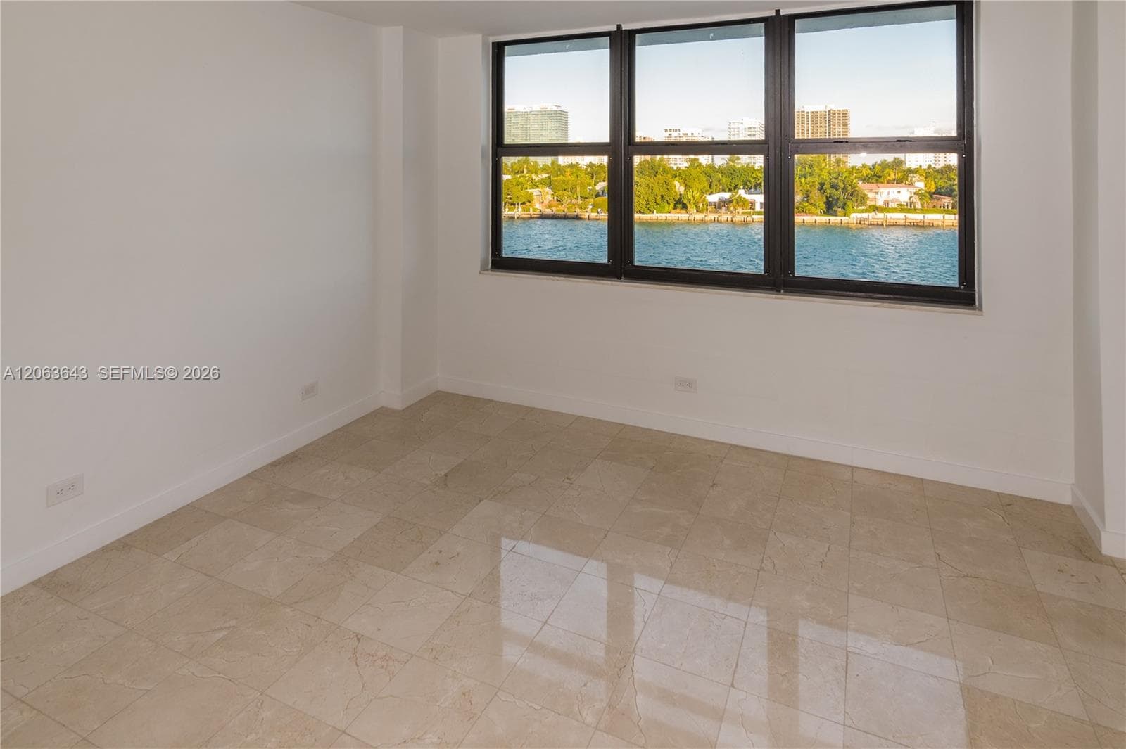 10101 E Bay Harbor Dr 404 photo 11