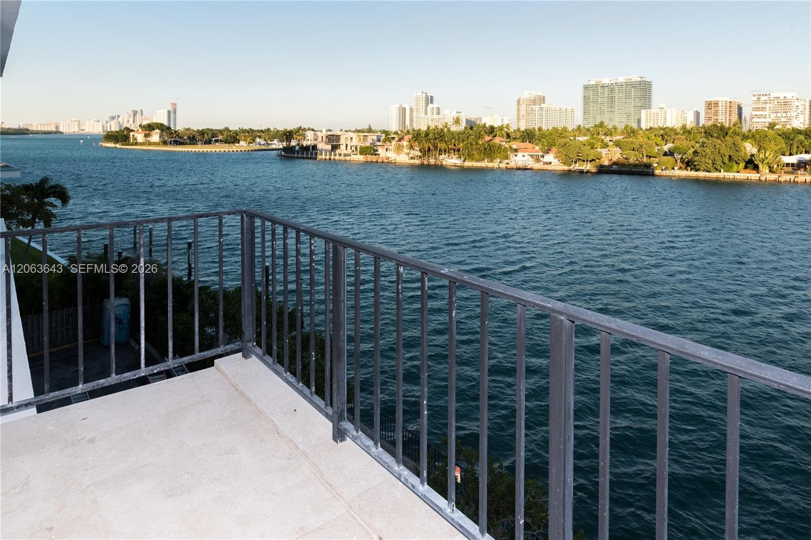 10101 E Bay Harbor Dr 404 photo 19