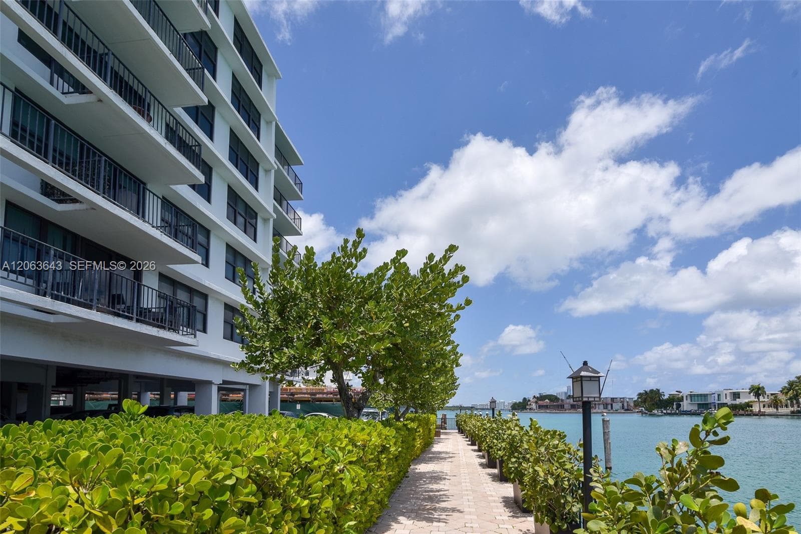 10101 E Bay Harbor Dr 404 photo 25