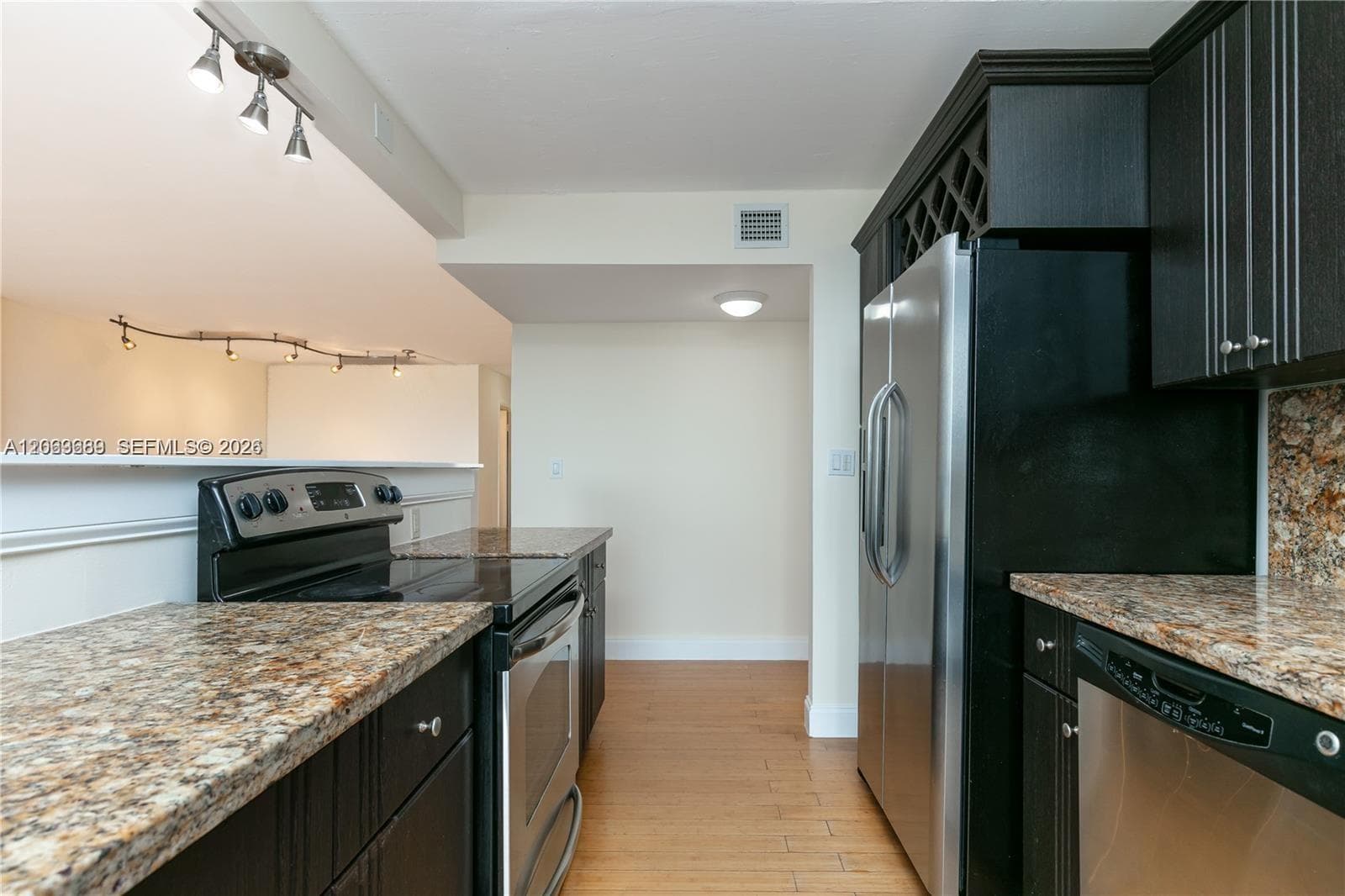 8100 Byron Ave 501 photo 7