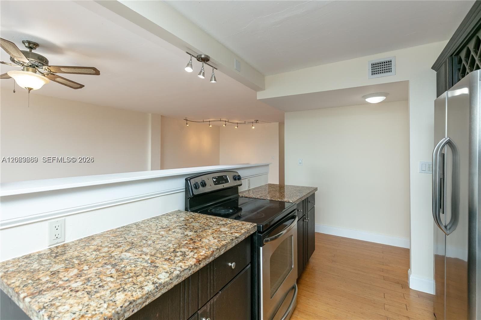 8100 Byron Ave 501 photo 4