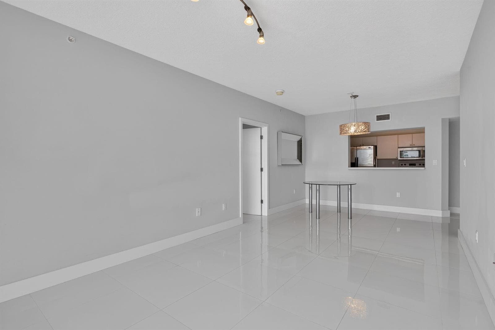 3020 NE 32nd Avenue 620 photo 13