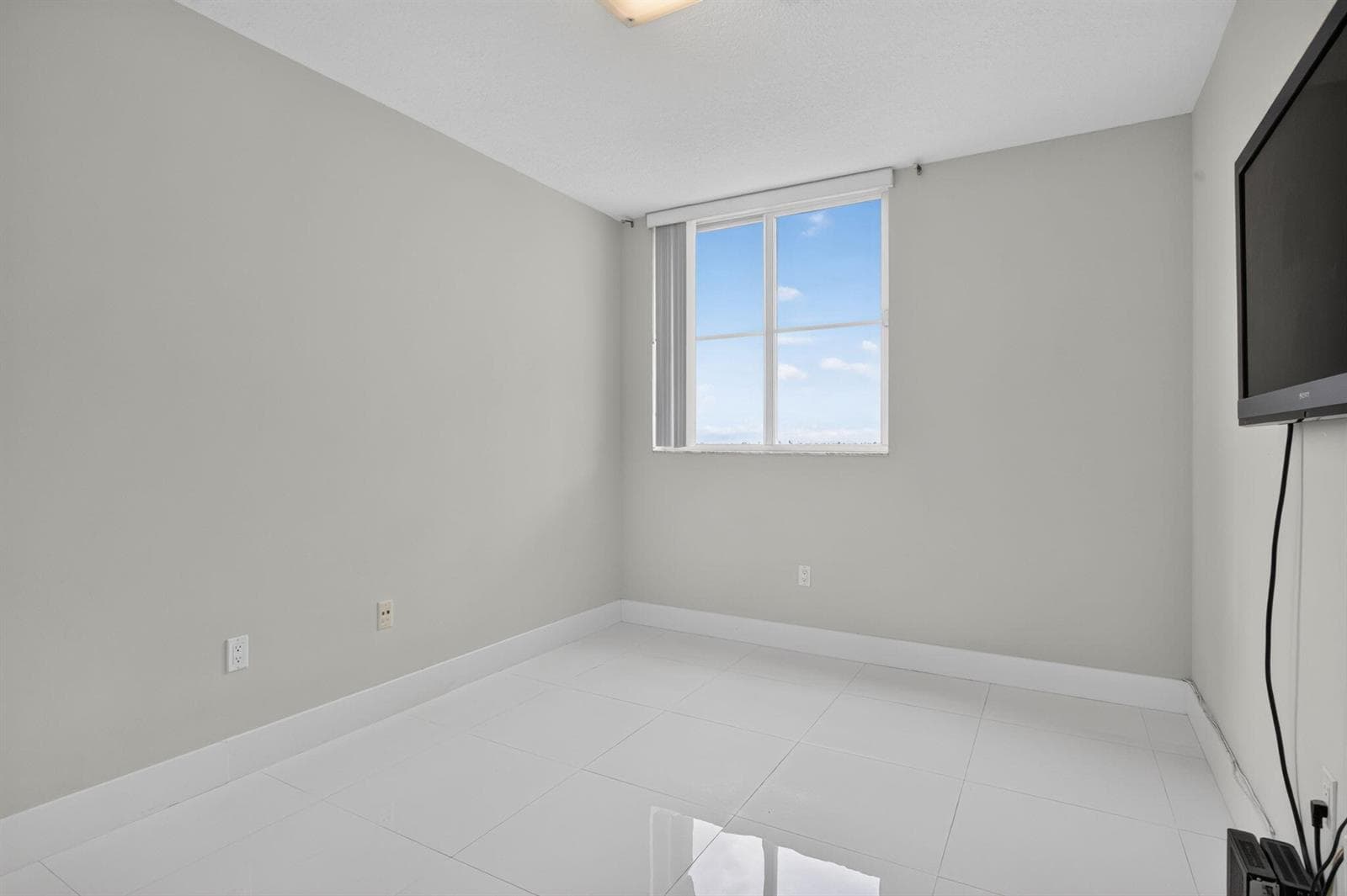 3020 NE 32nd Avenue 620 photo 22