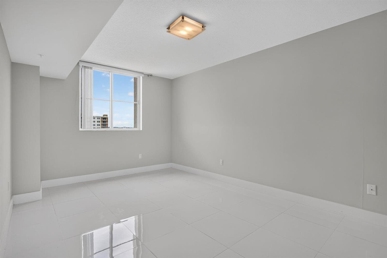 3020 NE 32nd Avenue 620 photo 14
