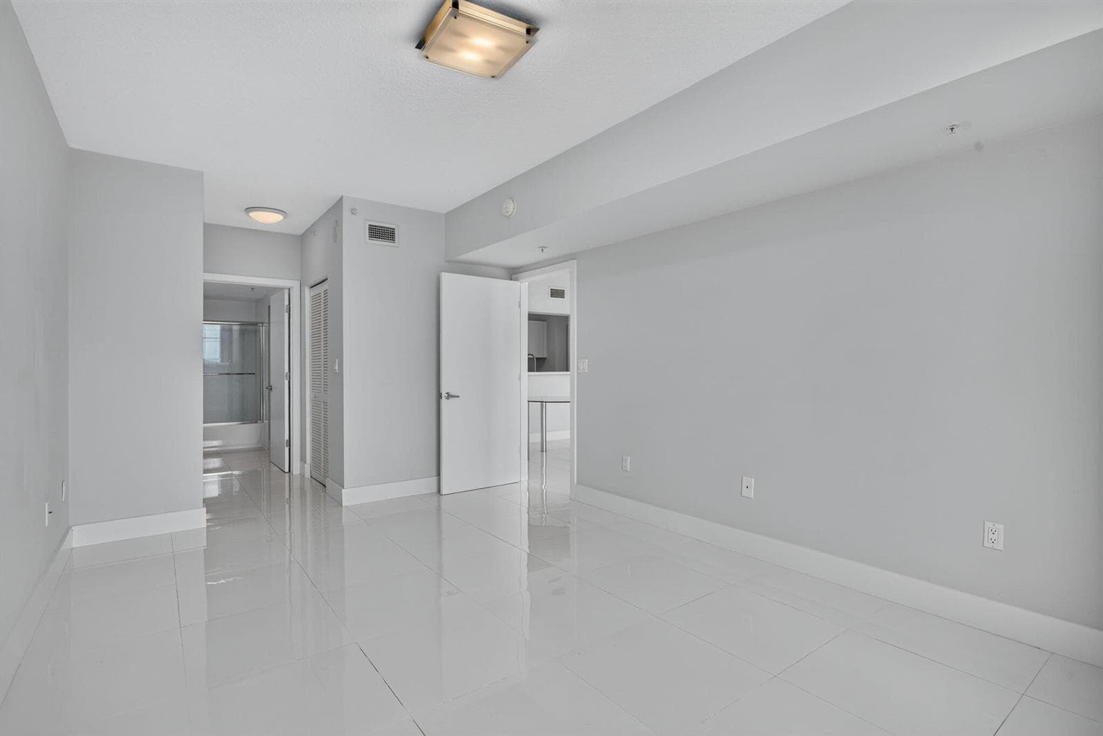 3020 NE 32nd Avenue 620 photo 15