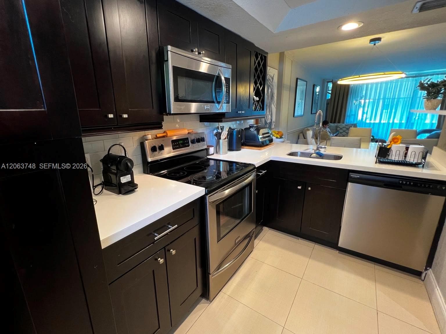 111 Royal Park Dr 1F photo 4