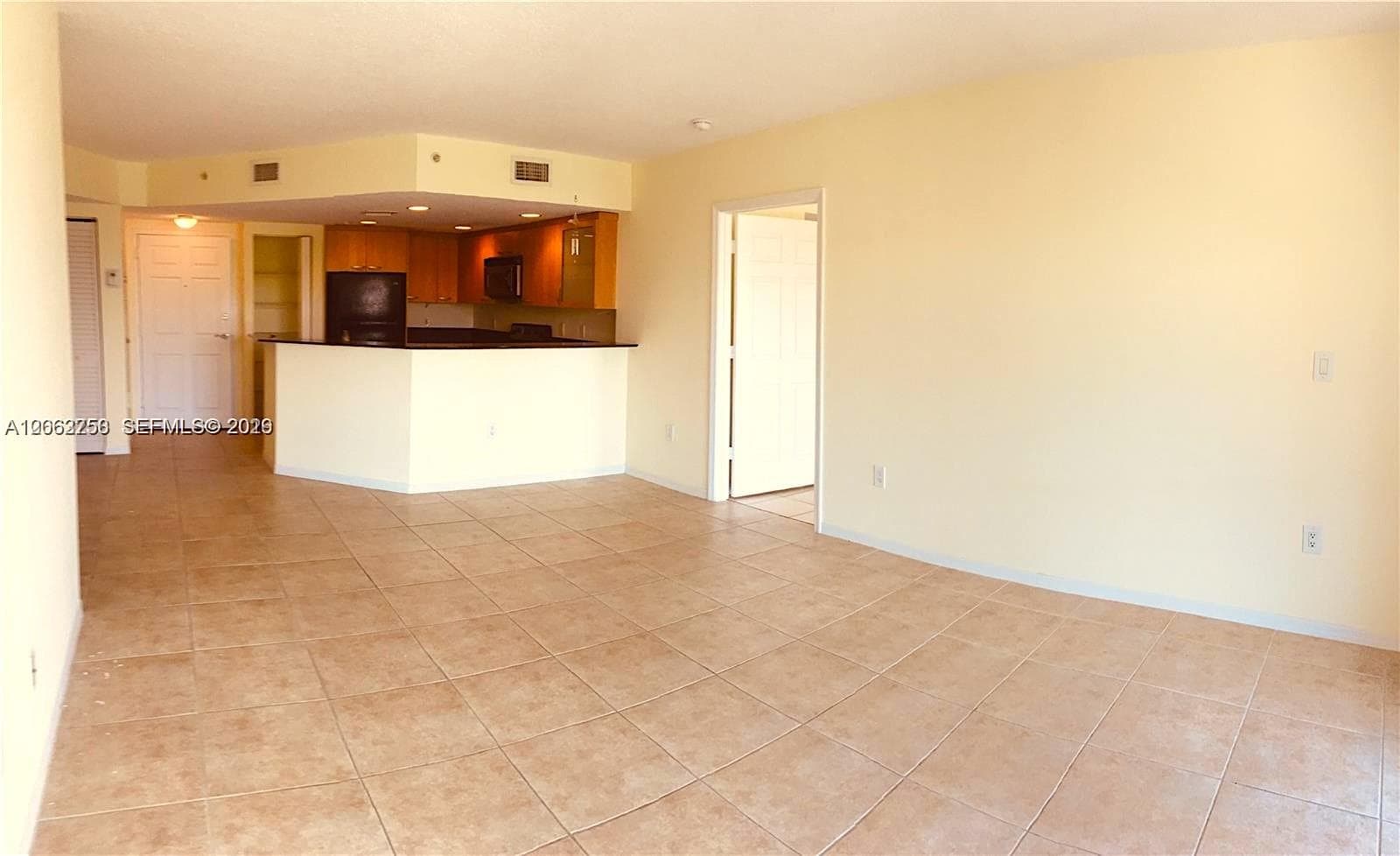 201 Golden Isles Dr 409 photo 16