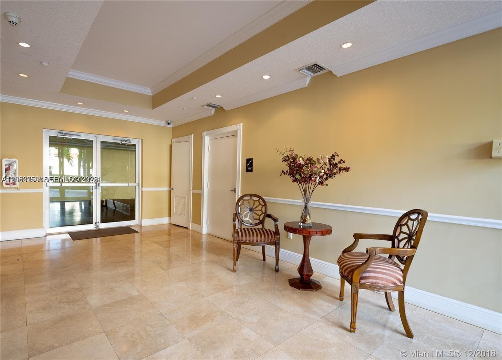 201 Golden Isles Dr 409 photo 9