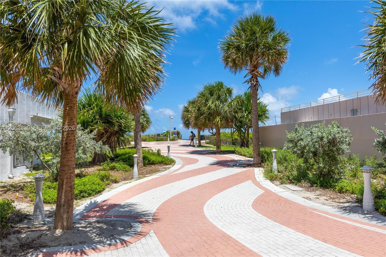 401 Ocean Dr 316 photo 24