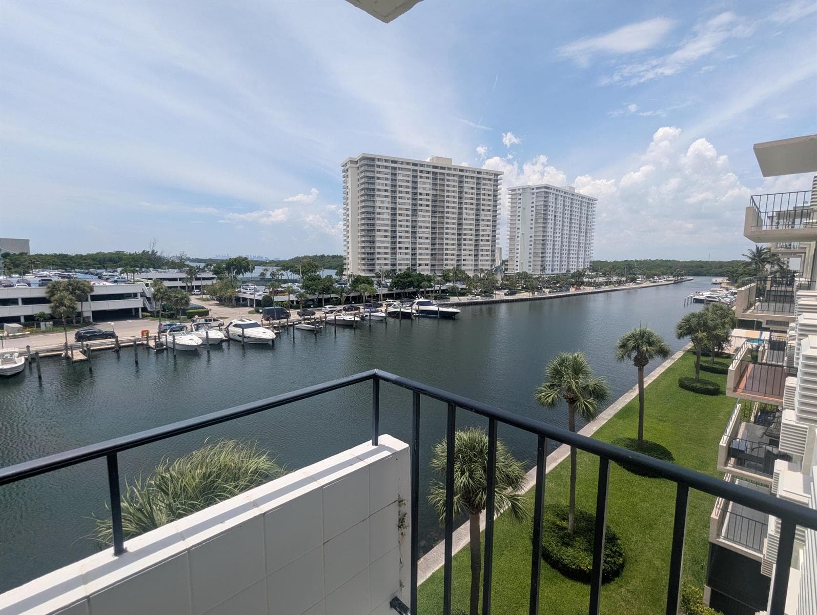 220 KINGS POINT Drive 501 photo 17
