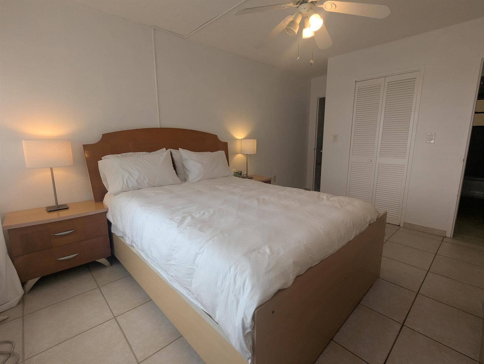 220 KINGS POINT Drive 501 photo 10