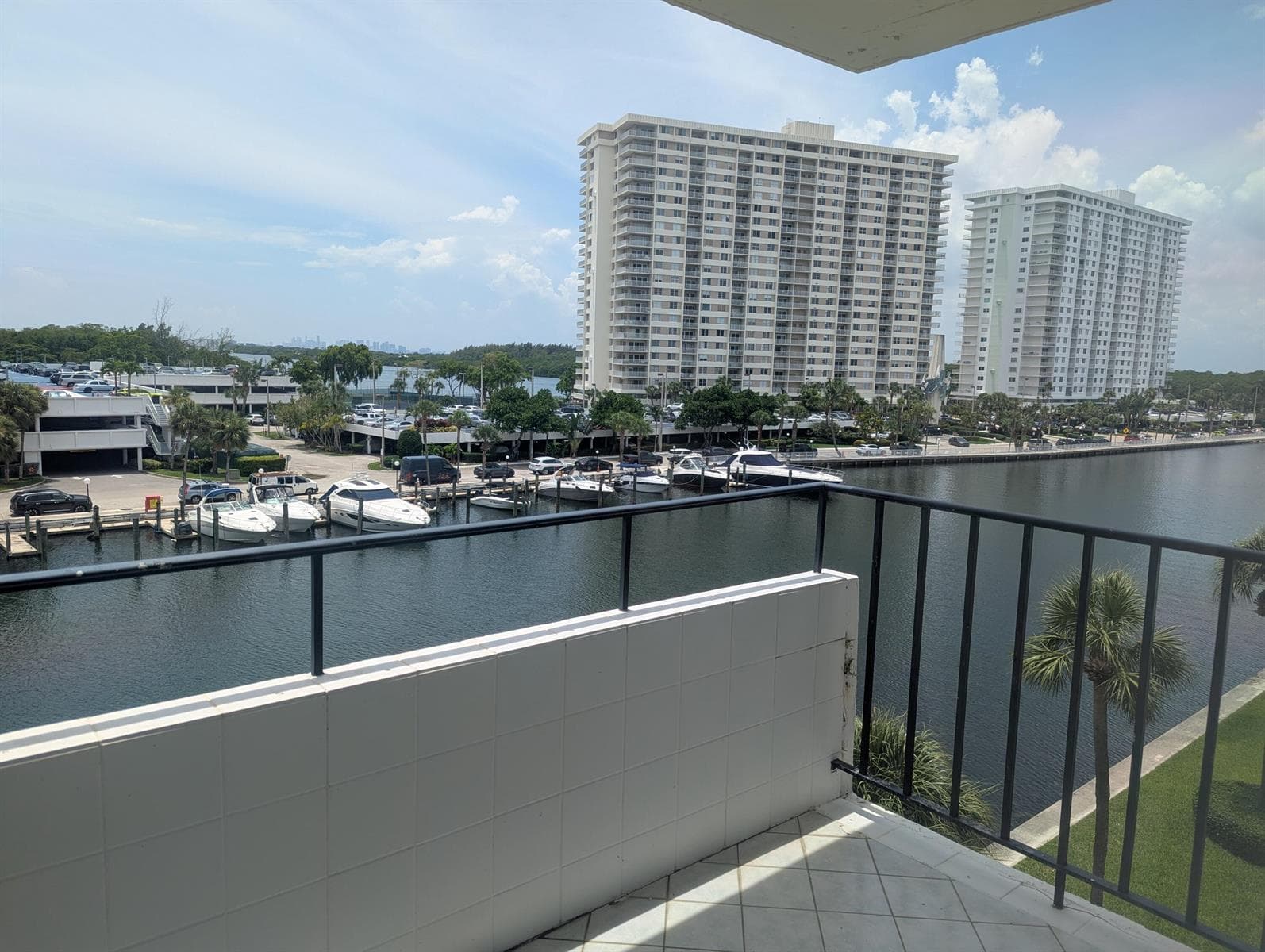 220 KINGS POINT Drive 501 photo 15