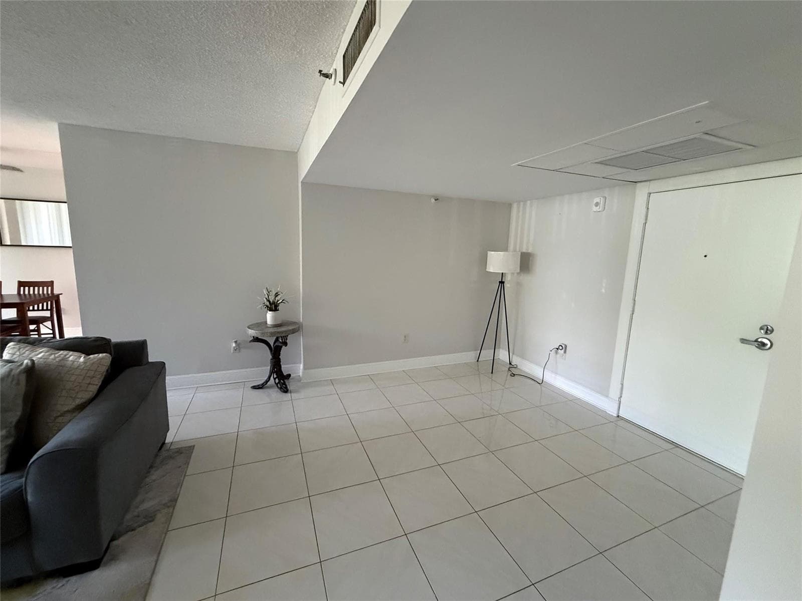 859 JEFFERY Street 1040 photo 12