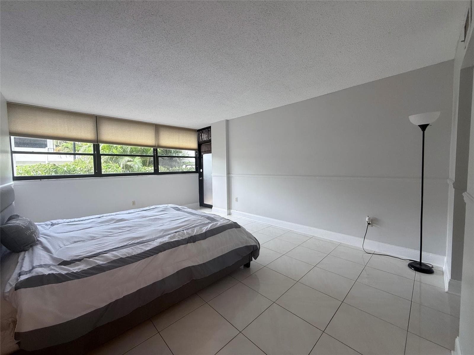 859 JEFFERY Street 1040 photo 25