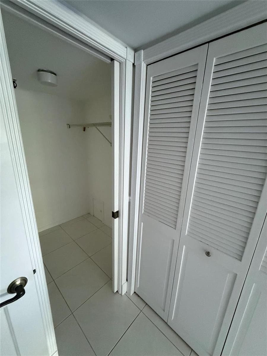 859 JEFFERY Street 1040 photo 21