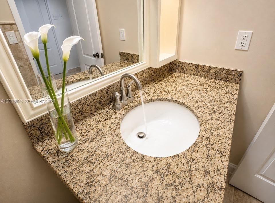 2030 S Ocean Dr 521 photo 13