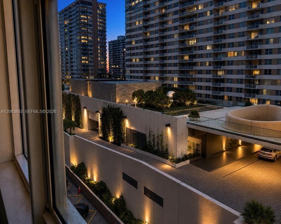 2030 S Ocean Dr 521 photo 8