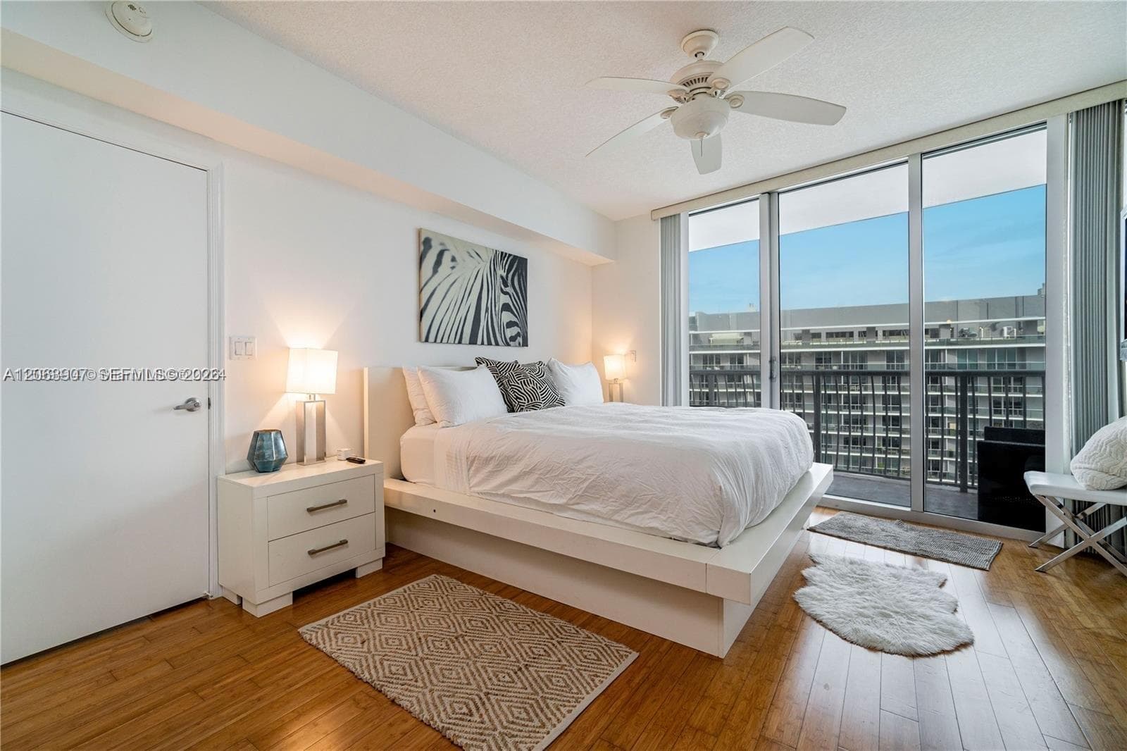 1750 N Bayshore Dr 5505 photo 16