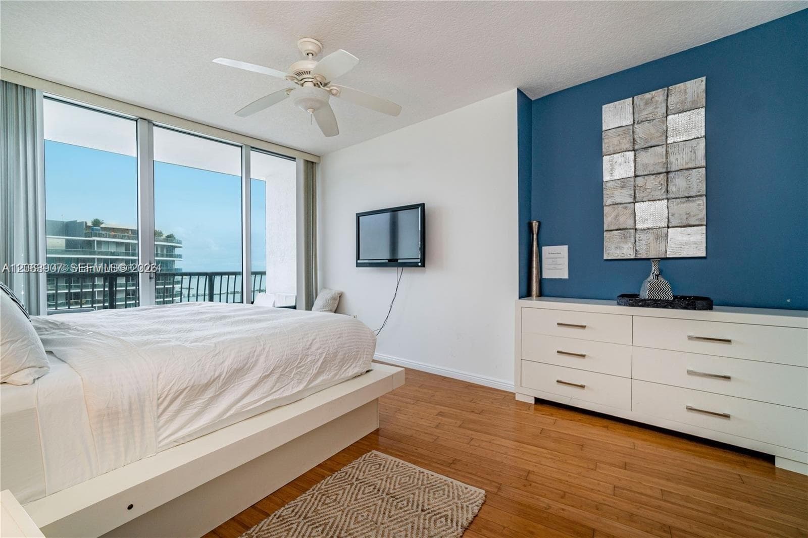 1750 N Bayshore Dr 5505 photo 15