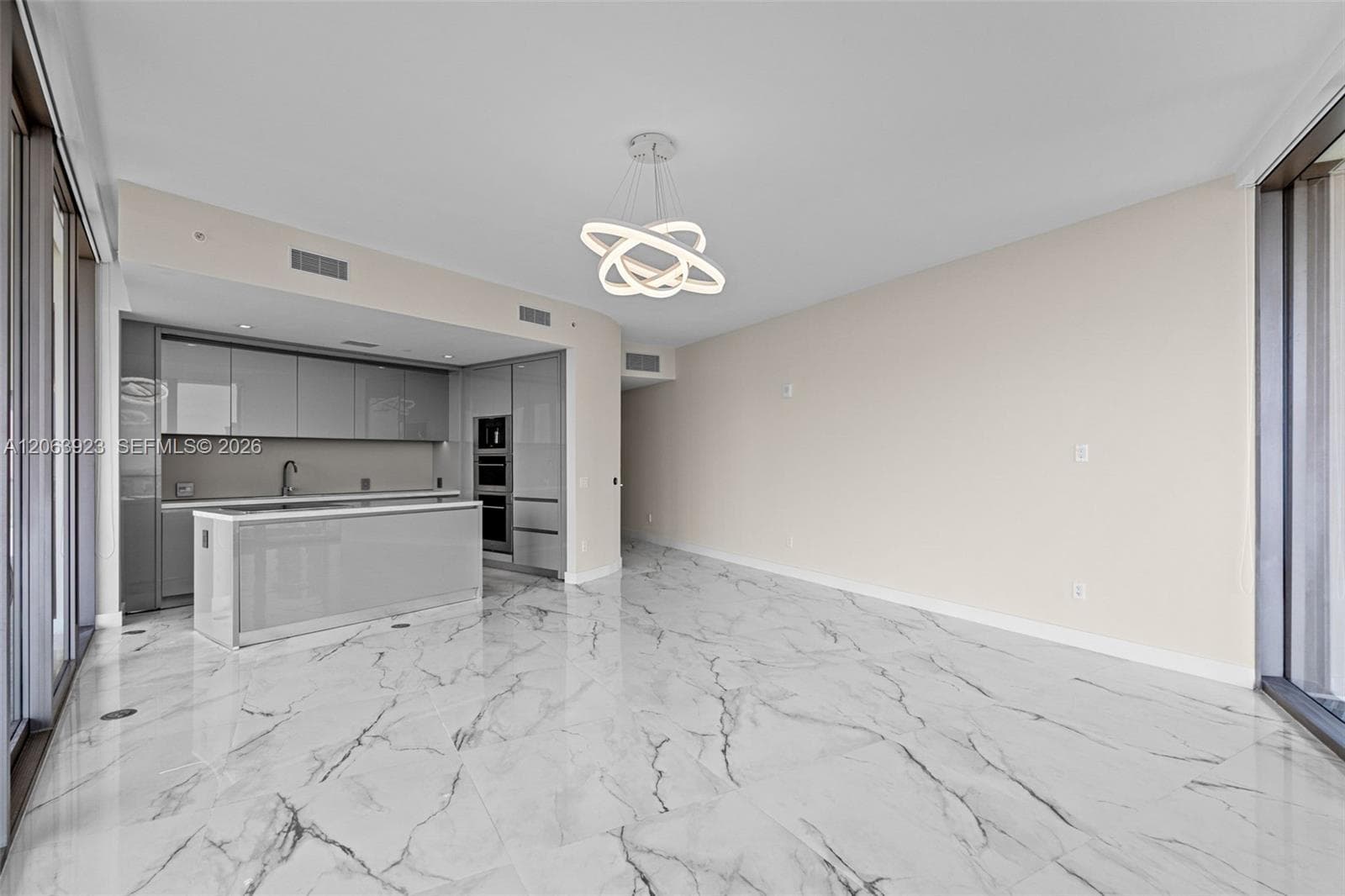 18975 Collins Ave 3605 photo 4