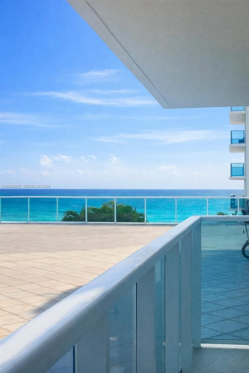 2751 S Ocean Dr 301S photo 8