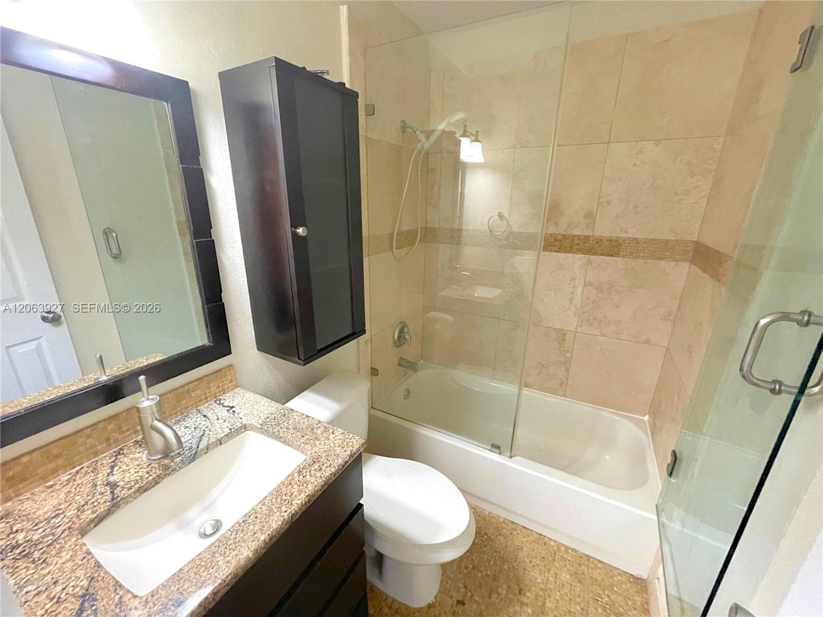 1400 NE 57th St 308 photo 9
