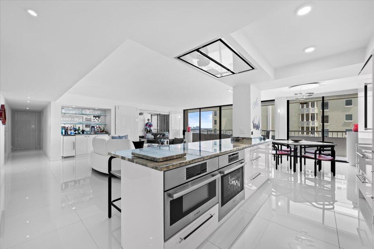 5280 N Ocean Drive 10C photo 1