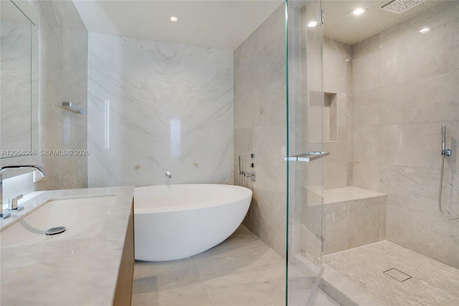 18501 Collins Ave 1804 photo 10
