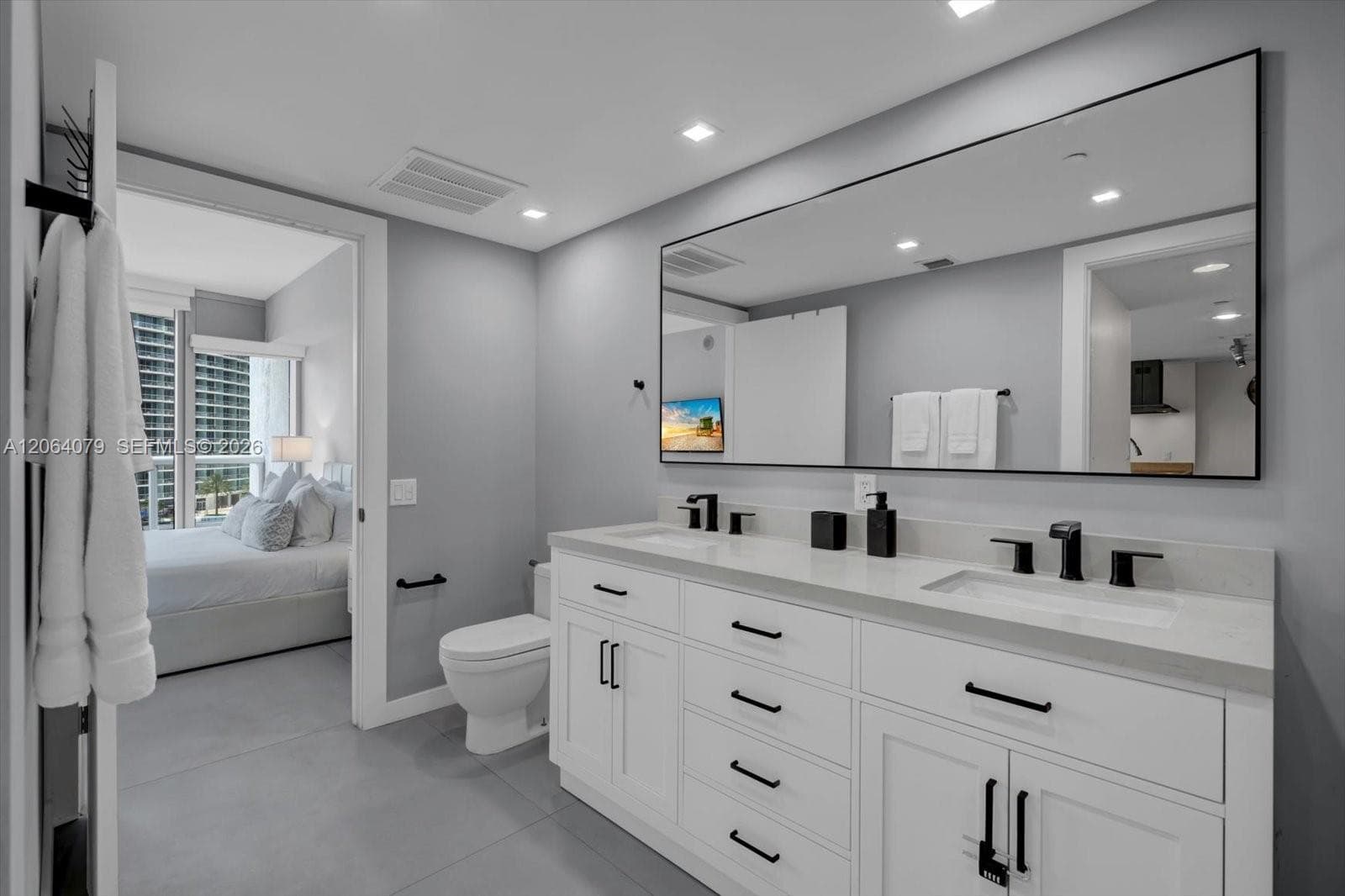 485 Brickell Ave 2103 photo 17